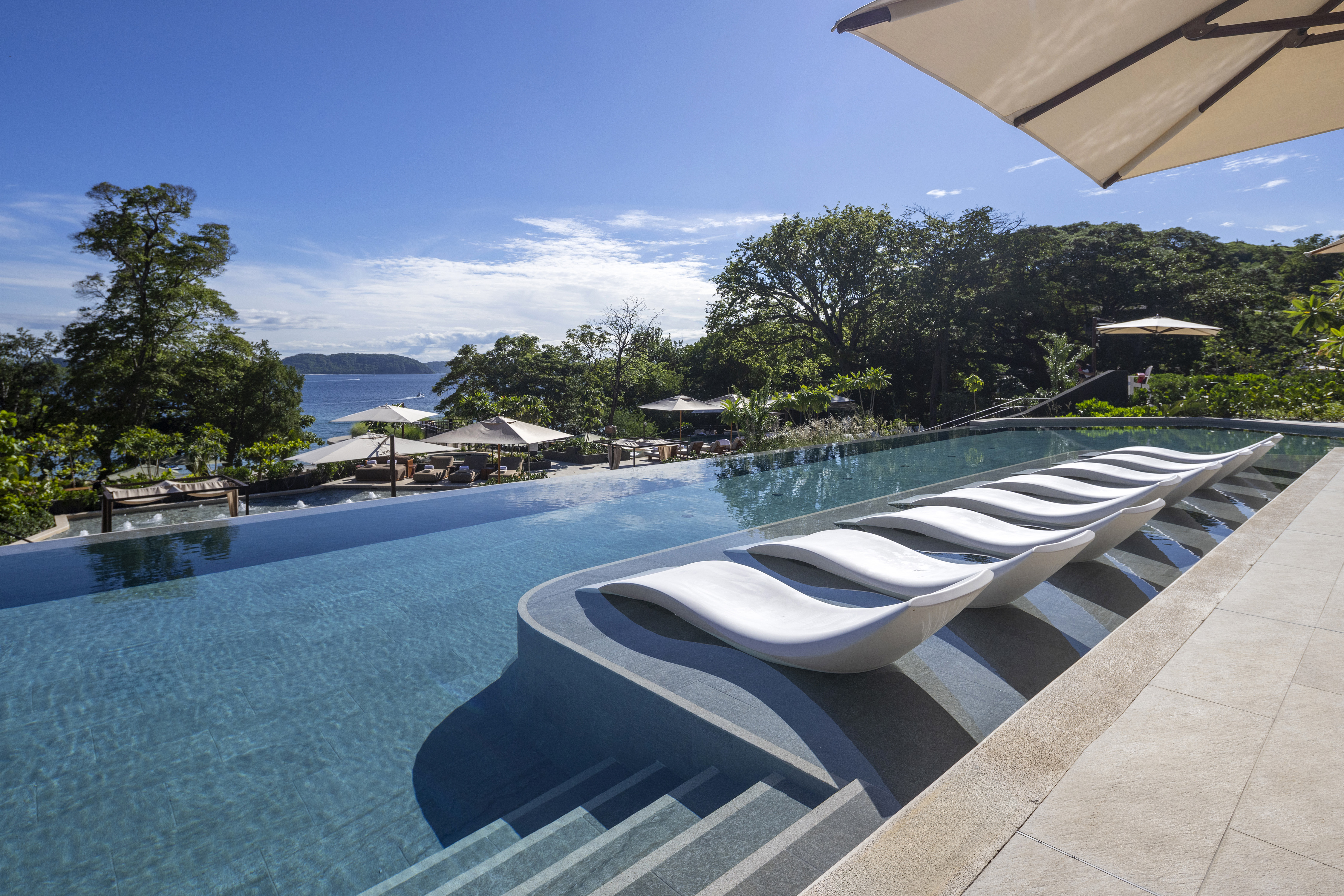 Hilton's 2026 Expansion Focuses on Greece Growth and Istanbul Renovation