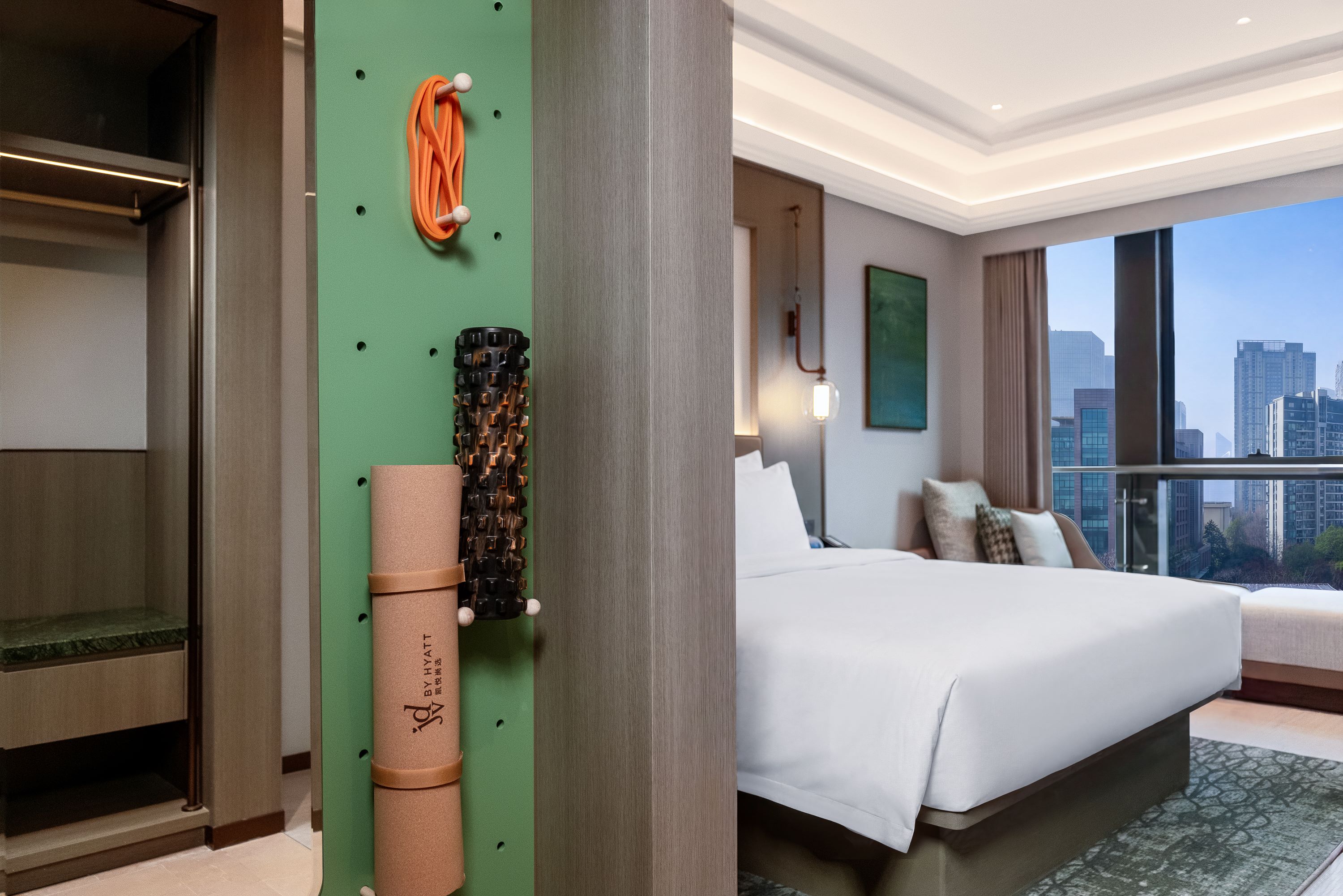 New JdV by Hyatt Hotel Opens in Hangzhou CBD