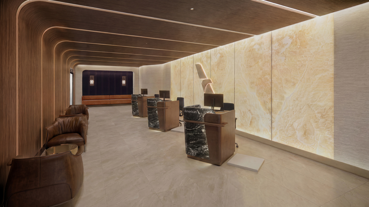 American Airlines Expands Premium Lounges at DFW