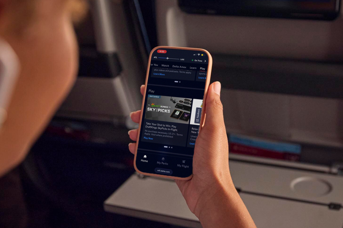 Win Delta Gift Cards via New In-Flight DraftKings Contest