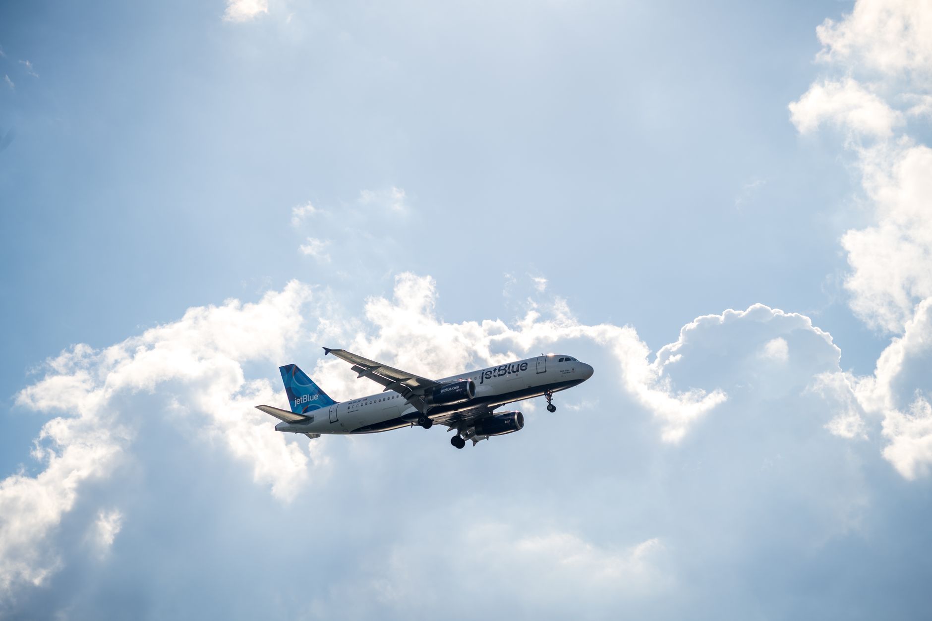 JetBlue to Open New BlueHouse Lounge at Boston Logan in August